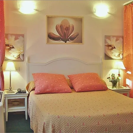 Riviera Hotel 3*